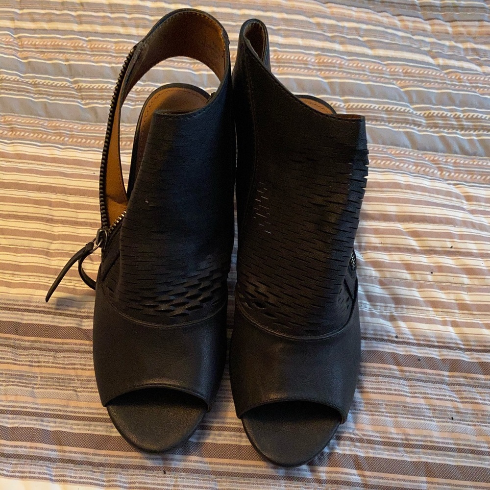 Black Sandals